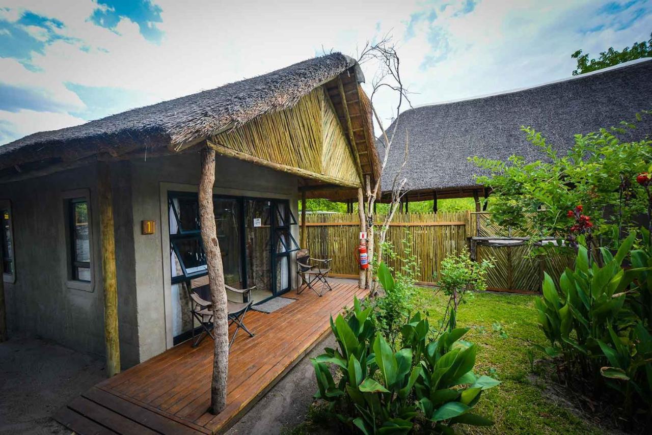 African Excursions Guest House Khwai Ngoại thất bức ảnh