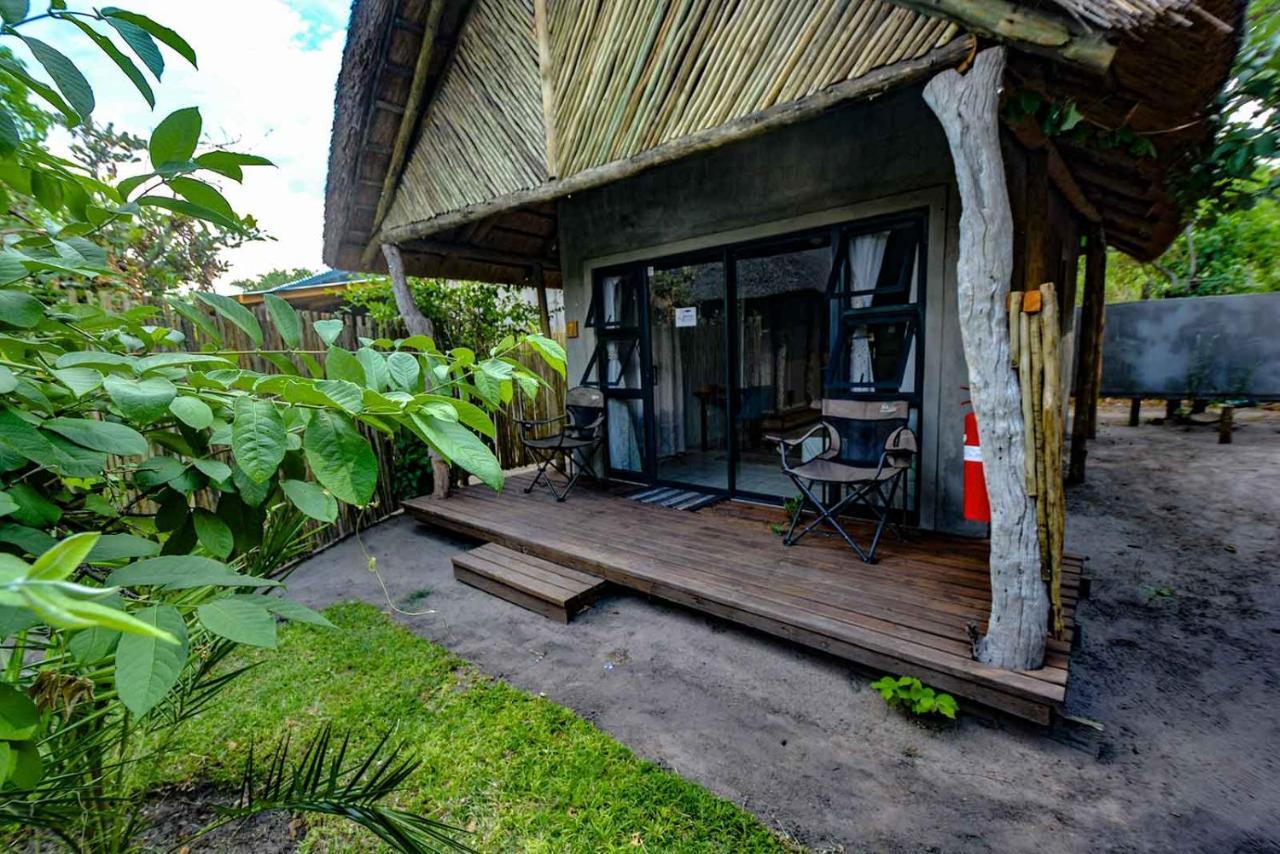African Excursions Guest House Khwai Ngoại thất bức ảnh