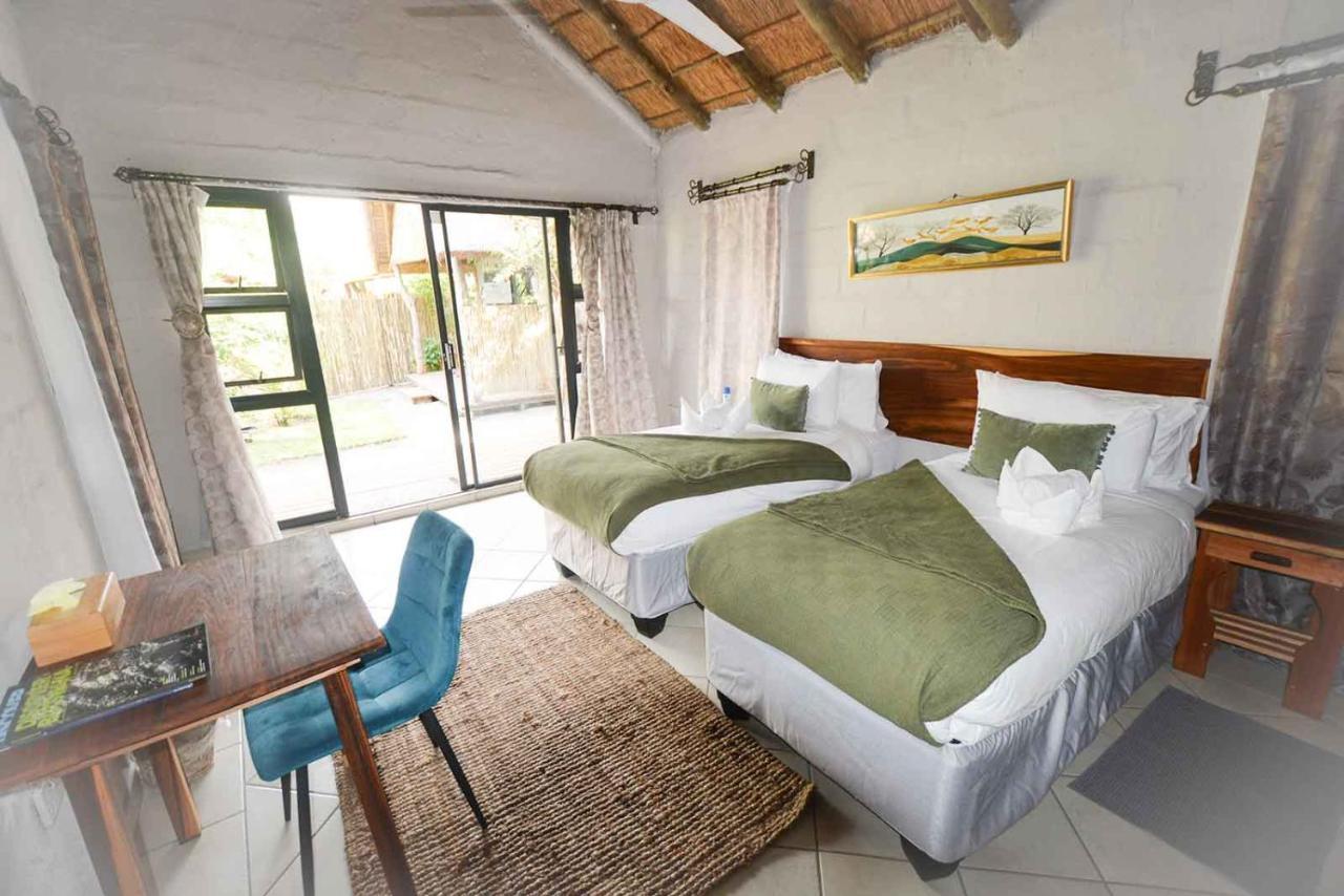 African Excursions Guest House Khwai Ngoại thất bức ảnh