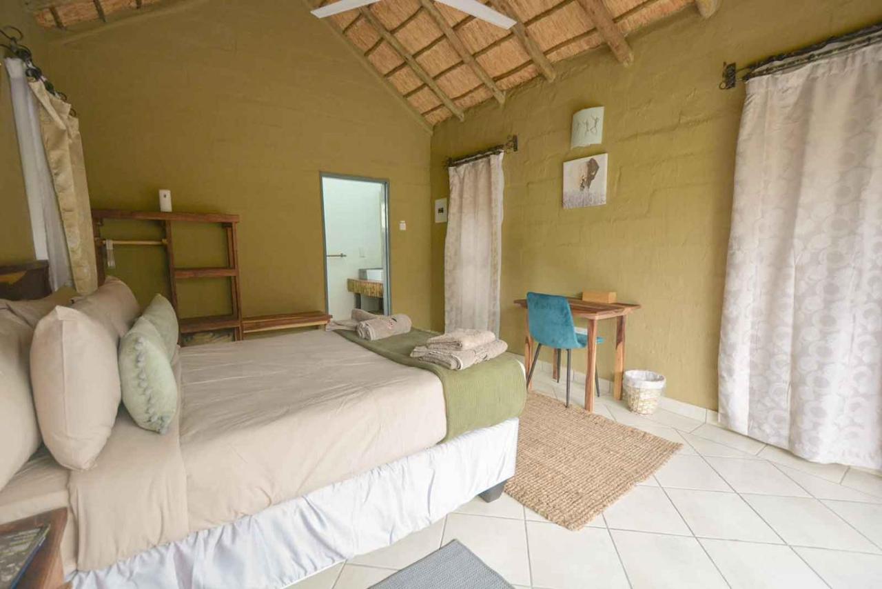 African Excursions Guest House Khwai Ngoại thất bức ảnh