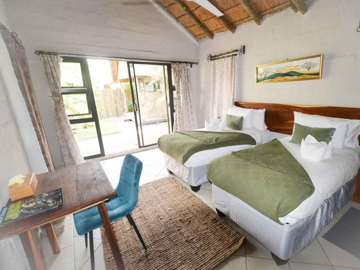 African Excursions Guest House Khwai Ngoại thất bức ảnh