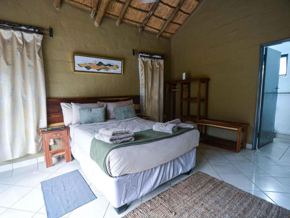 African Excursions Guest House Khwai Ngoại thất bức ảnh